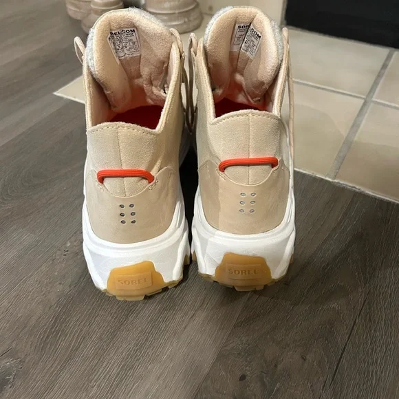 Sorel Women's Beige and Gray Winter Boots - Picture 2 of 4